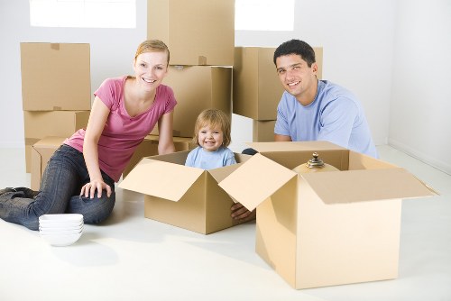 Removal van service for homes and flats in Wapping