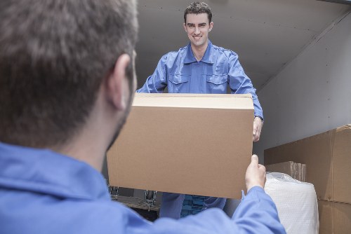 Moving van service in Wapping for local home removals