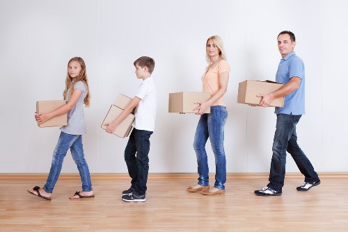 Man and van removals for flats and apartments in Wapping