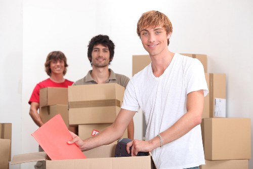 Professional unpacking service in a Wapping apartment